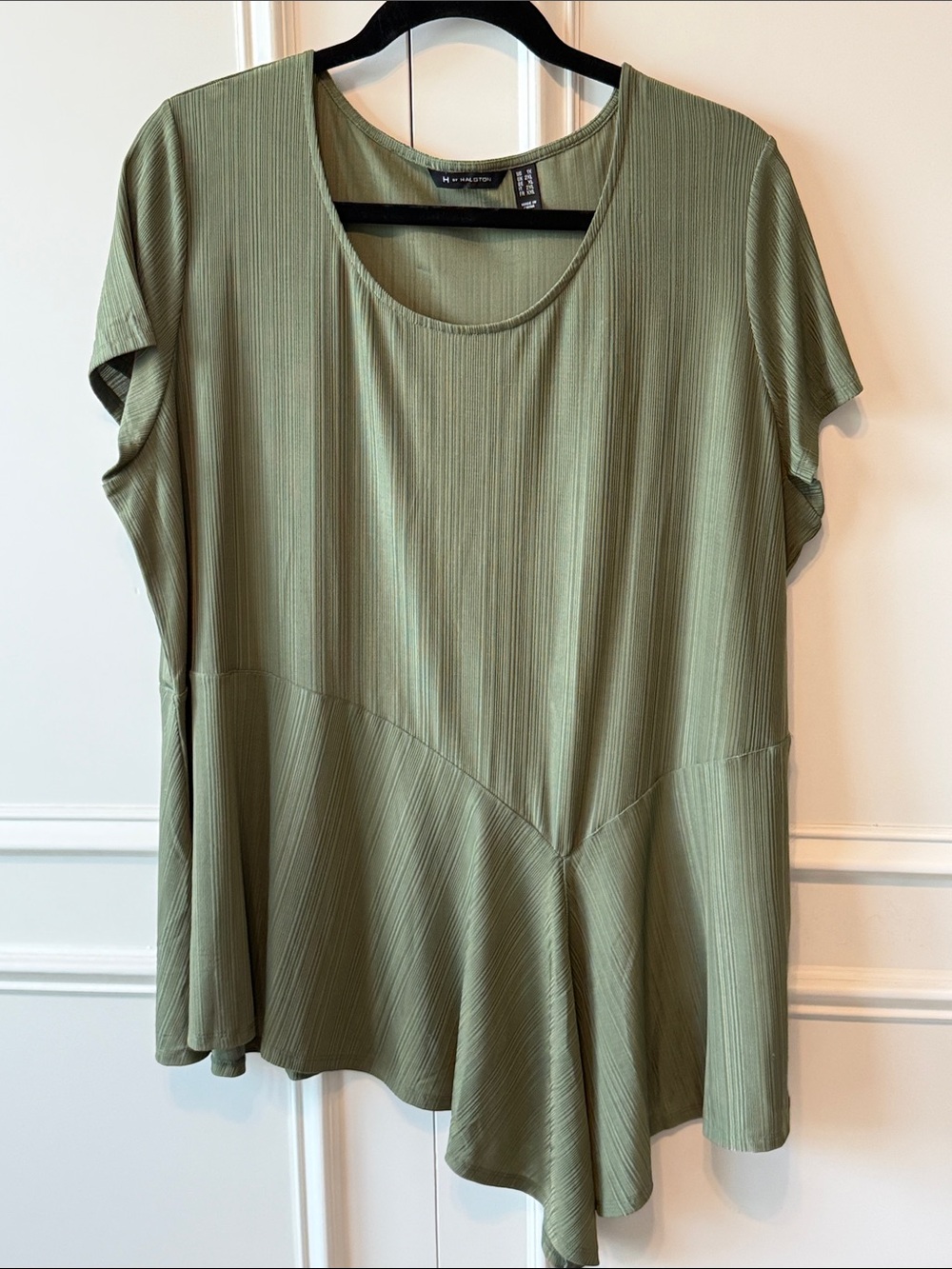 Moss Green Women's Scoop Neck Short Sleeve Tunic Top